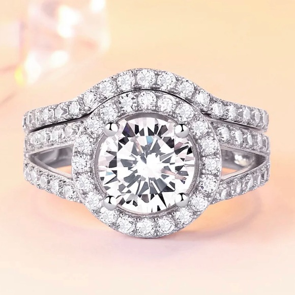 ✨SOLD OUT✨Halo Curved Set✨18K White Gold✨ - Picture 2 of 8